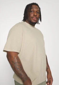 YOURTURN Unisex - T-Shirt Basic -Light Green/ Off-White -Yourturn 100f003a2e1d43cf9c75eab3d1bdbd33