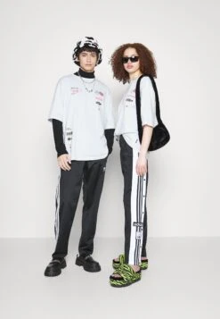 YOURTURN Unisex - T-Shirt Print - White -Yourturn 13c7be687fb64e03af324658e98f30a5