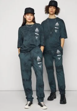 YOURTURN Wincent Weiss Unisex - Trainingsbroek - Black -Yourturn 18525c926f3142e6bc6aa97540204c15