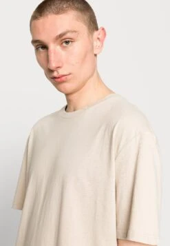 YOURTURN Unisex 5 Pack - T-Shirt Basic - Dark Grey/White/Beige 15 YOURTURN Unisex 5 Pack - T-Shirt Basic - Dark Grey/White/Beige -Yourturn 1ff81c02e3974b36b3df2f96840a35da