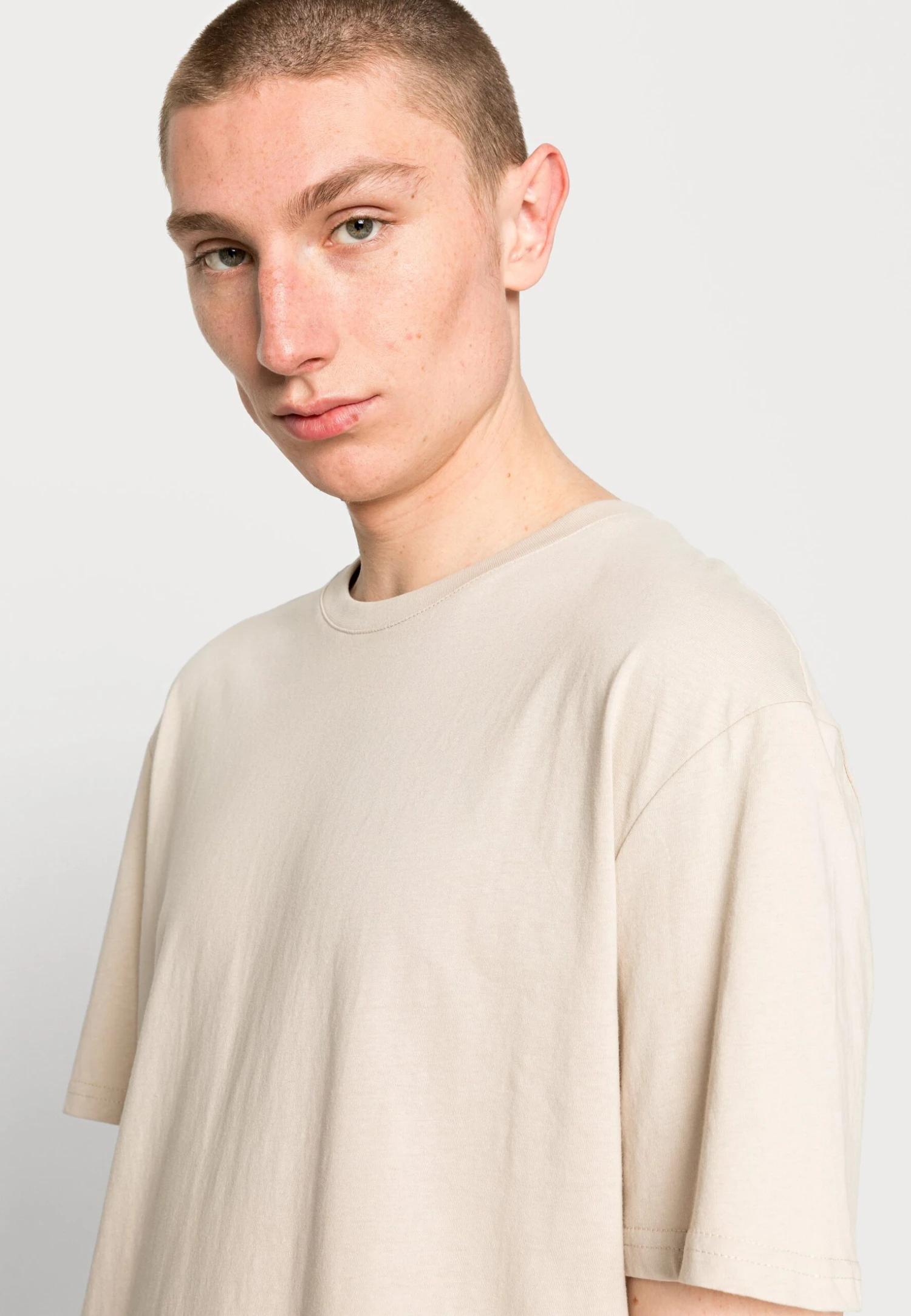 YOURTURN Unisex 5 Pack - T-Shirt Basic - Dark Grey/White/Beige 9 YOURTURN Unisex 5 Pack - T-Shirt Basic - Dark Grey/White/Beige - Afbeelding 7