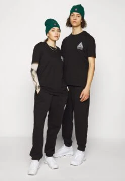 YOURTURN Wincent Weiss Basic - Trainingsbroek - Black 14 YOURTURN Wincent Weiss Basic - Trainingsbroek - Black -Yourturn 2206c249a15845f49cd016ff6a9ee6ba