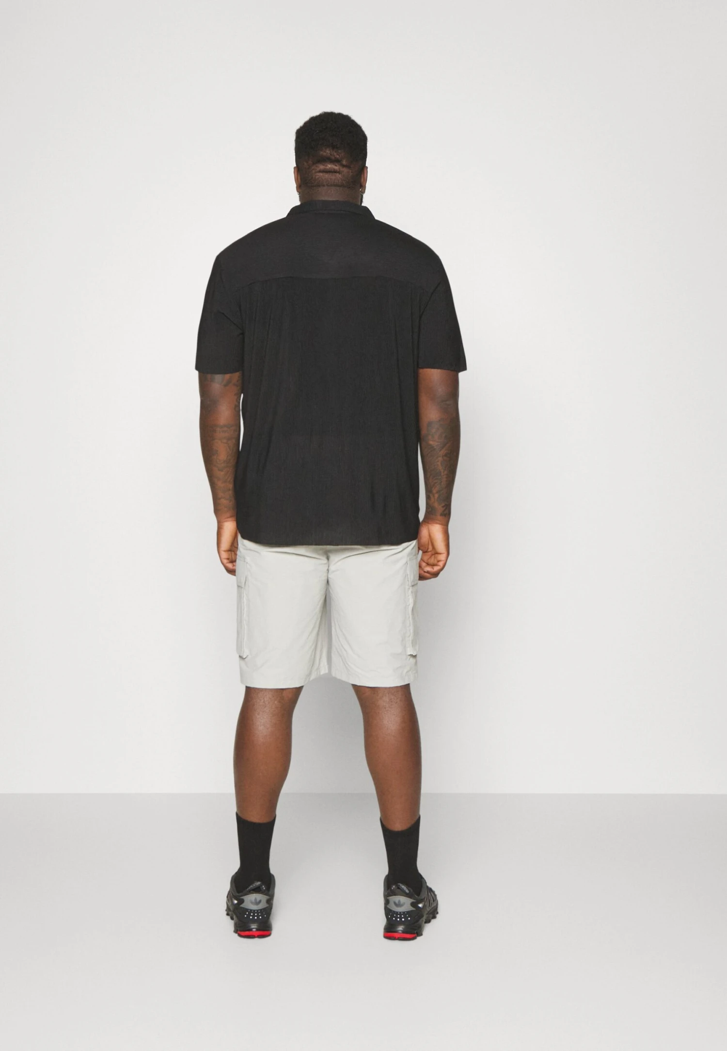 YOURTURN Plisse Shirt Unisex - Overhemd - Black 5 YOURTURN Plisse Shirt Unisex - Overhemd - Black - Afbeelding 3