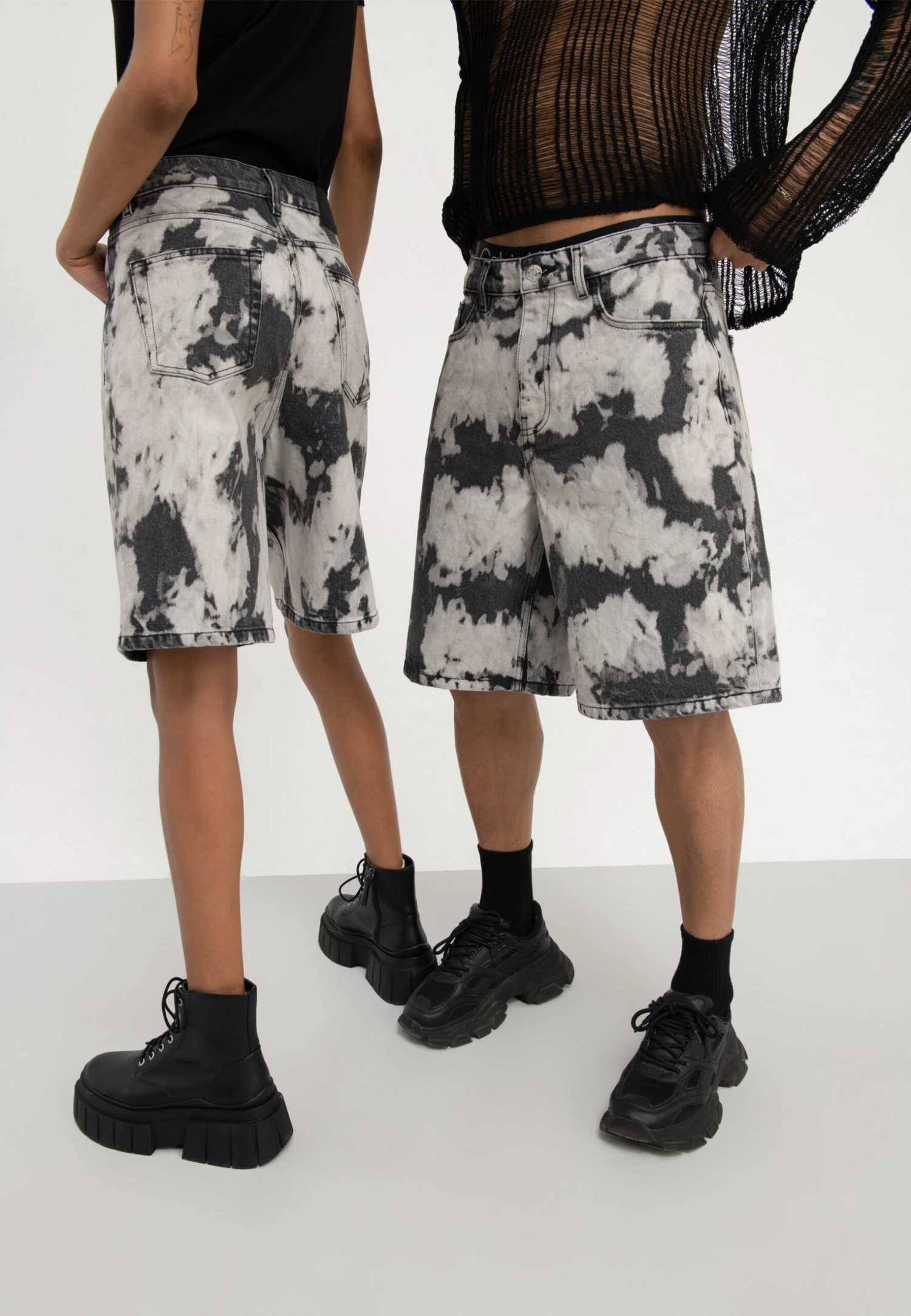 YOURTURN Unisex - Jeansshort - Black Denim 5 YOURTURN Unisex - Jeansshort - Black Denim - Afbeelding 3