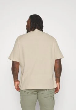 YOURTURN Unisex - T-Shirt Basic -Light Green/ Off-White -Yourturn 2f59b2e8fb1843719da15f2e00e33582