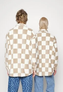 YOURTURN Unisex - Overhemdblouse - Beige 10 YOURTURN Unisex - Overhemdblouse - Beige -Yourturn 3003627b7ee748c6b05fc9c670ef42c4