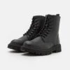 YOURTURN Veterboots 1 YOURTURN Veterboots -Yourturn 3ed9367f4e114a1fa430cbfa1967c8d8