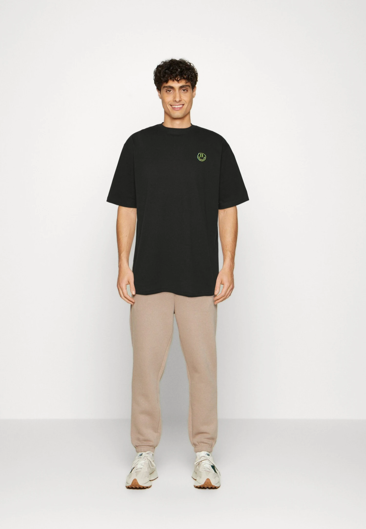 YOURTURN Unisex - T-Shirt Basic - Black 4 YOURTURN Unisex - T-Shirt Basic - Black - Afbeelding 2