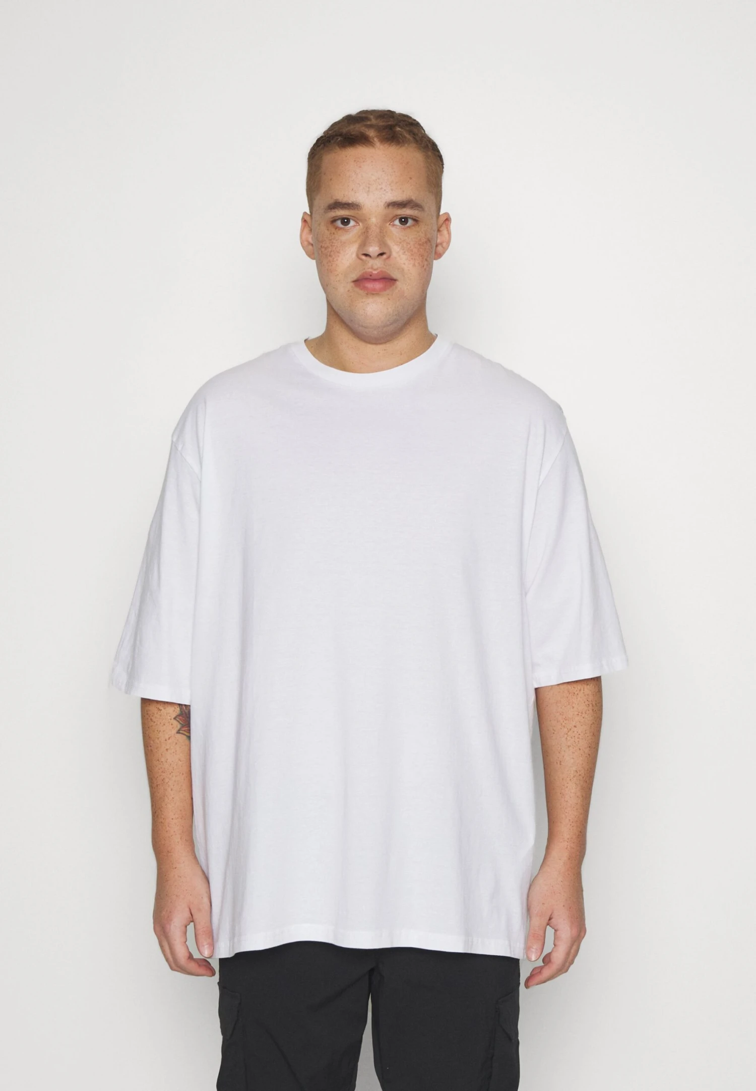 YOURTURN Unisex 3 Pack- T-Shirt Basic - White/Lilac/Black 4 YOURTURN Unisex 3 Pack- T-Shirt Basic - White/Lilac/Black - Afbeelding 2