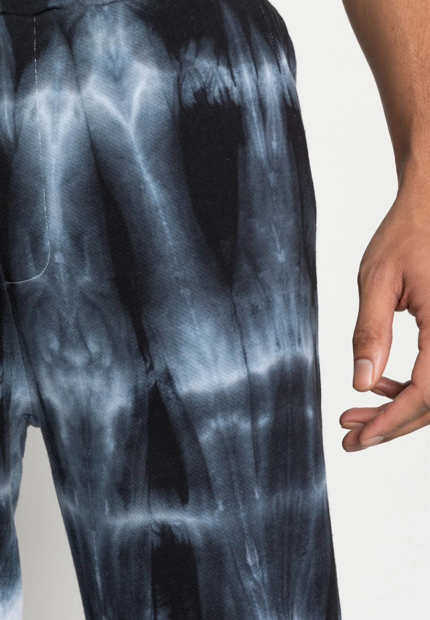 YOURTURN Monochrome Tie Dye Jogger Unisex - Trainingsbroek - Black/Off White 7 YOURTURN Monochrome Tie Dye Jogger Unisex - Trainingsbroek - Black/Off White - Afbeelding 5