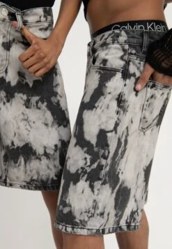 YOURTURN Unisex - Jeansshort - Black Denim 11 YOURTURN Unisex - Jeansshort - Black Denim -Yourturn 6f57c0c64b7d40299b512707a370f88a