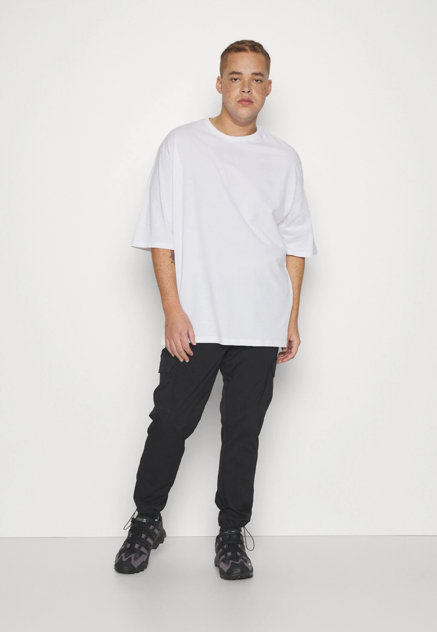 YOURTURN Unisex 3 Pack- T-Shirt Basic - White/Lilac/Black 8 YOURTURN Unisex 3 Pack- T-Shirt Basic - White/Lilac/Black - Afbeelding 6