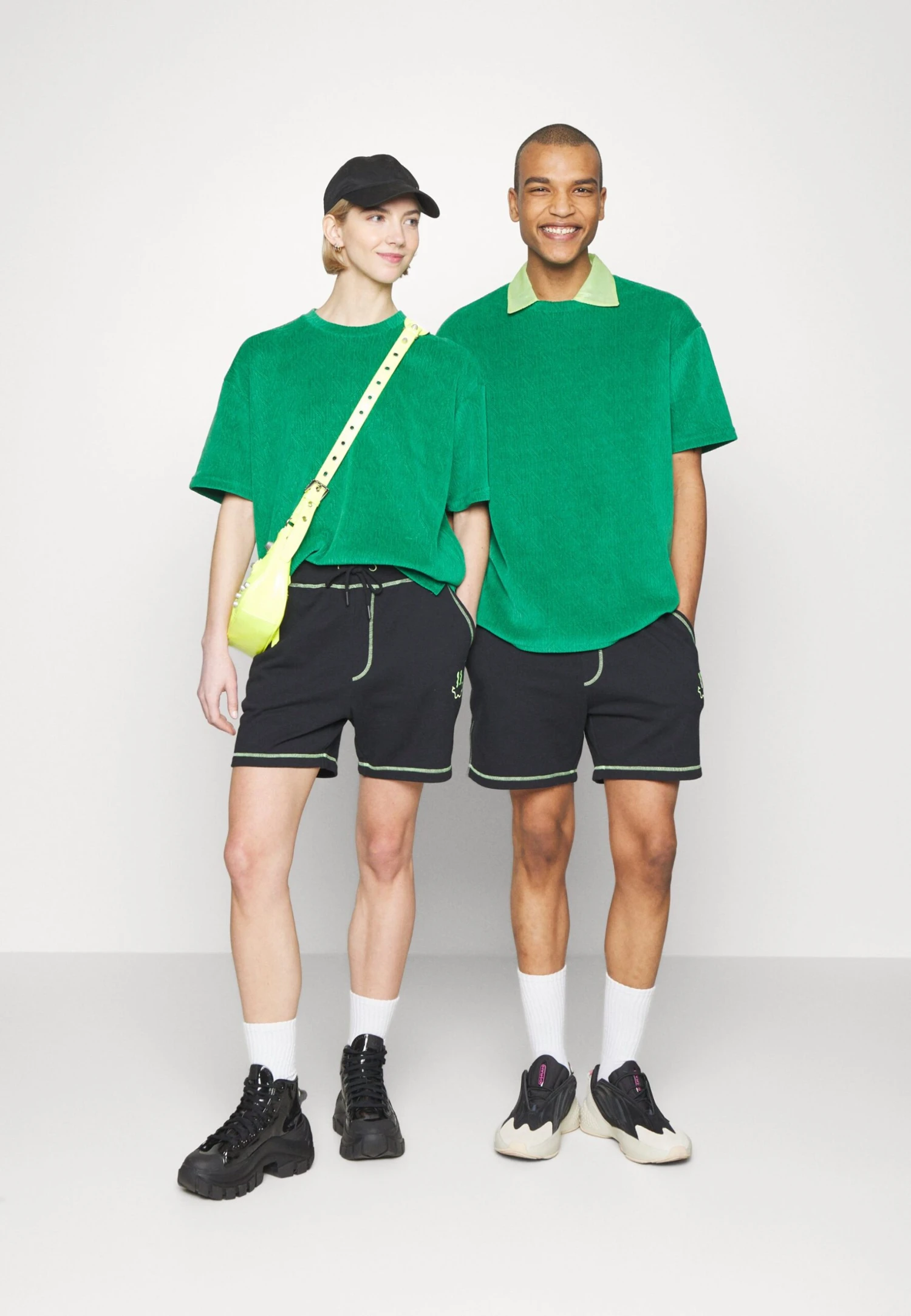 YOURTURN Unisex - T-Shirt Basic - Green 4 YOURTURN Unisex - T-Shirt Basic - Green - Afbeelding 2