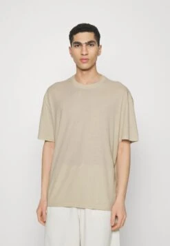 YOURTURN Unisex 2 Pack - T-Shirt Basic - Offwhite/Light Green 11 YOURTURN Unisex 2 Pack - T-Shirt Basic - Offwhite/Light Green -Yourturn 8890b013758943de8d726c3801ba5681