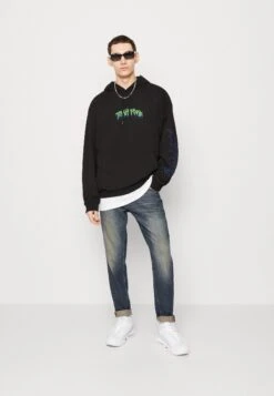 YOURTURN Transform Unisex - Sweater - Black -Yourturn 8d35bdfc421f4307bbb8a40381d60243