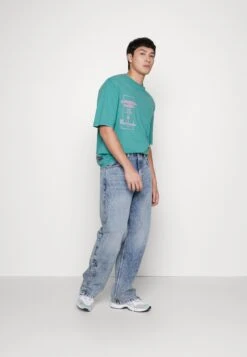 YOURTURN Unisex - Relaxed Fit Jeans - Light Blue Denim -Yourturn 8e75ca8c7778447383527b31d9af764c