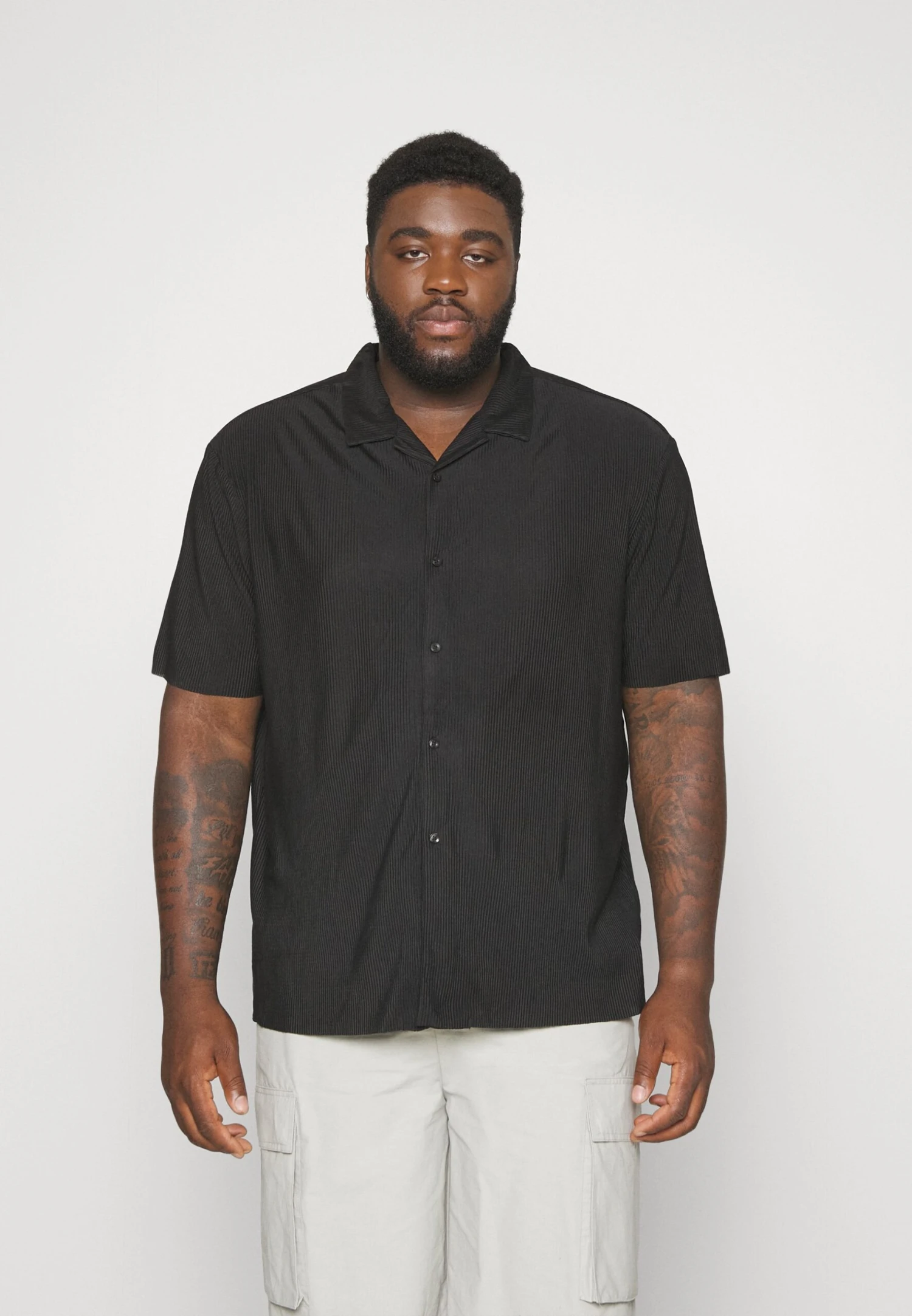 YOURTURN Plisse Shirt Unisex - Overhemd - Black 3 YOURTURN Plisse Shirt Unisex - Overhemd - Black