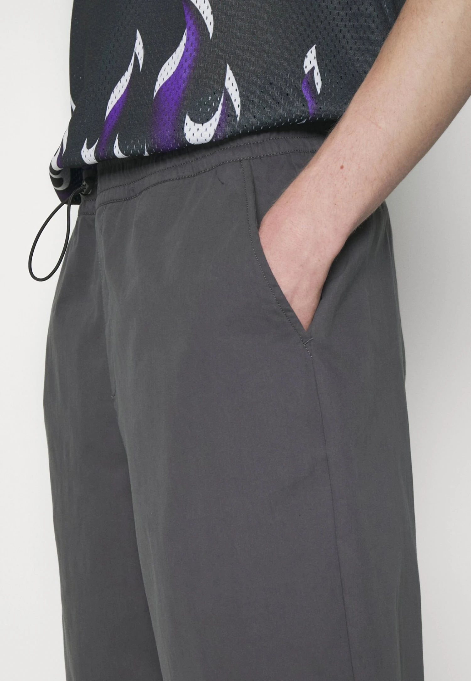 YOURTURN Genderless Parachute - Shorts - Dark Grey 7 YOURTURN Genderless Parachute - Shorts - Dark Grey - Afbeelding 5