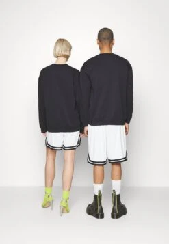 YOURTURN Care Bears Unisex - Sweater - Black -Yourturn ad1423c1c9224e00a9e3a94492a41f76