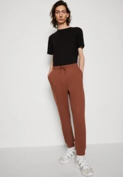 YOURTURN Unisex 2 Pack- Trainingsbroek - Brown/Off-White -Yourturn ba3da3ef225f481282590ce220fcc42c