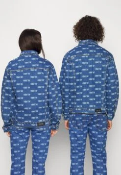 YOURTURN Wincent Weiss Unisex - Spijkerjas - Blue Denim 13 YOURTURN Wincent Weiss Unisex - Spijkerjas - Blue Denim -Yourturn c630b7dfe58a4d7ca402fc41b2b71edb