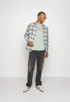 YOURTURN Unisex - T-Shirt Print - Green 10 YOURTURN Unisex - T-Shirt Print - Green -Yourturn c7e71194557641b39864c780fec93ec9