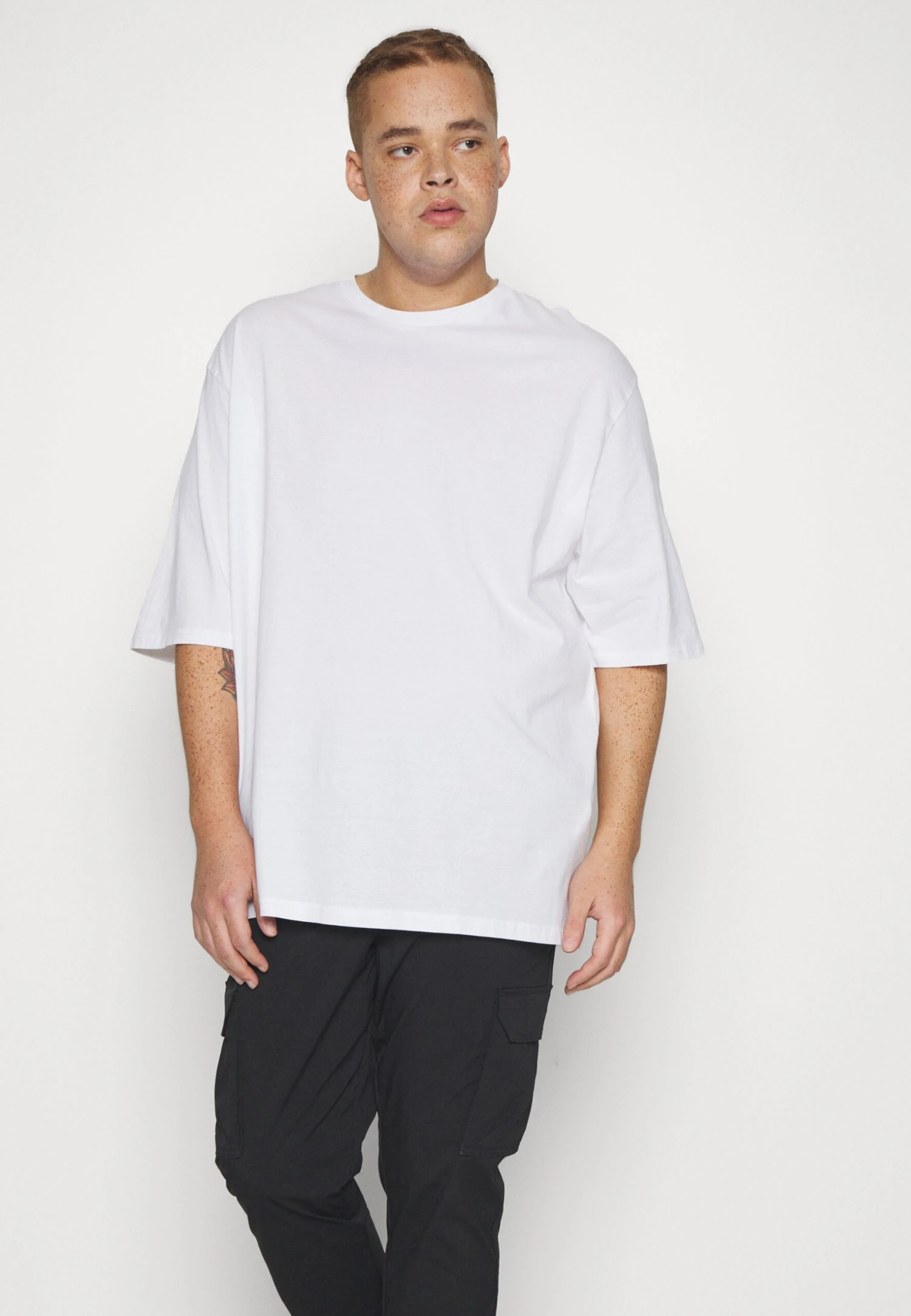 YOURTURN Unisex 3 Pack- T-Shirt Basic - White/Lilac/Black 9 YOURTURN Unisex 3 Pack- T-Shirt Basic - White/Lilac/Black - Afbeelding 7