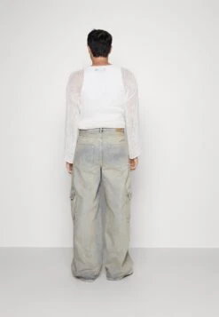 YOURTURN Unisex - Relaxed Fit Jeans - Light Blue Denim -Yourturn ceaa8ab20c7c473f9c0c8b842dfbb248