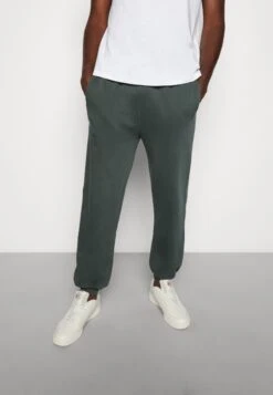 YOURTURN Oversized Unisex - Trainingsbroek -Dark Green 11 YOURTURN Oversized Unisex - Trainingsbroek -Dark Green -Yourturn e034143c08c84d0d8184e89ab87f6ca8