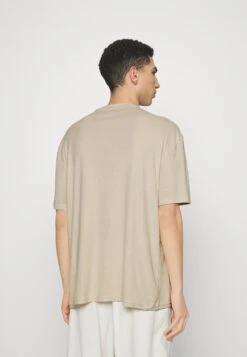 YOURTURN Unisex 2 Pack - T-Shirt Basic - Offwhite/Light Green 10 YOURTURN Unisex 2 Pack - T-Shirt Basic - Offwhite/Light Green -Yourturn e76c22721a5f4d369083afe82213e07c