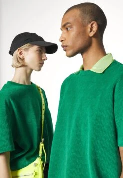 YOURTURN Unisex - T-Shirt Basic - Green 11 YOURTURN Unisex - T-Shirt Basic - Green -Yourturn fe42032137b84feba7e6e68d933211ed